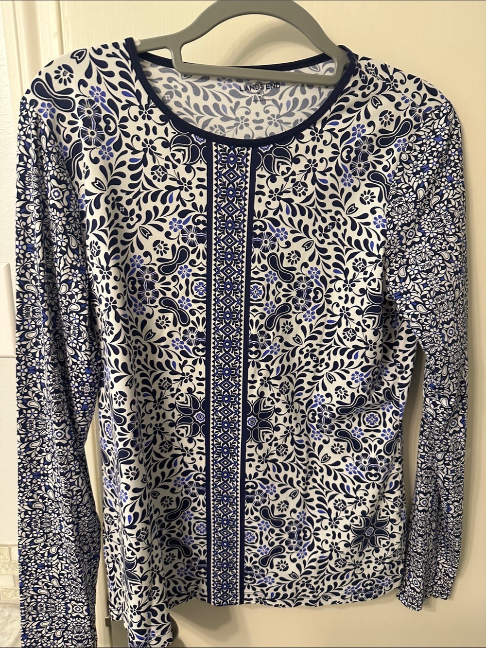 Lands' End Women's Blue and White Floral Long-Sleeve Rash Guard Swim Top
